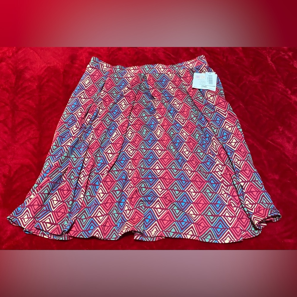 NWT XL Madison Skirt Super cute Knee length high waisted Flattering Super Cute! - Picture 5 of 11